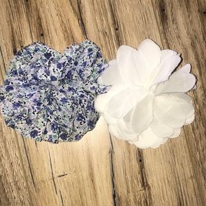 GAP cloth rosette pins